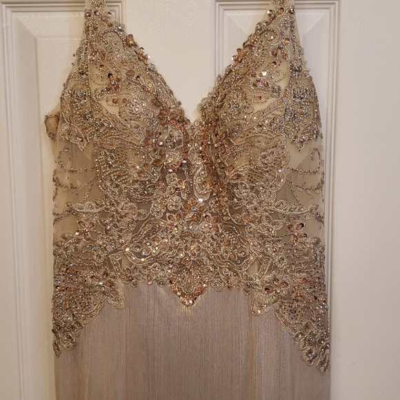 Dress - Picture 2 of 3